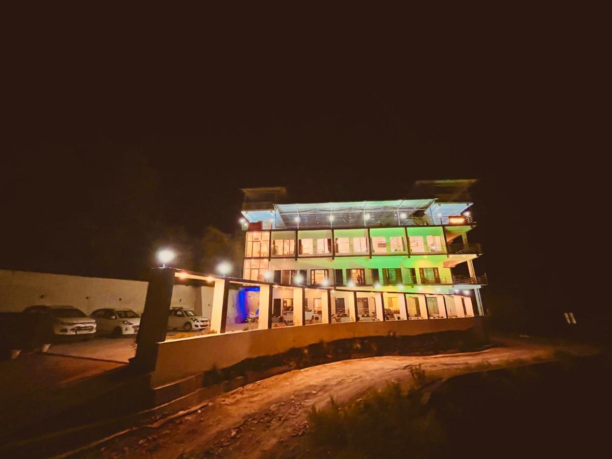 Sitara Resort, Scenic Mountain View Rooms With Balcony & Terrace Мусори Екстериор снимка
